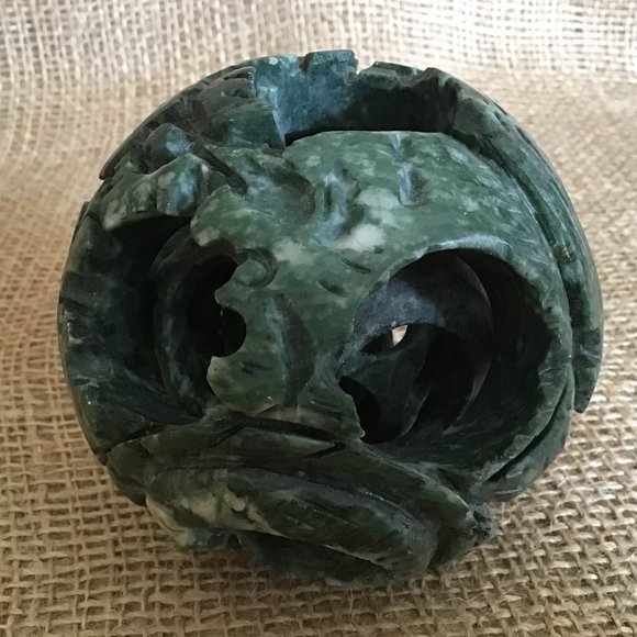 Hand Carved 4 layers Green Stone / Jade Magic Puzzle Ball Sphere Carved - Picture 4 of 4
